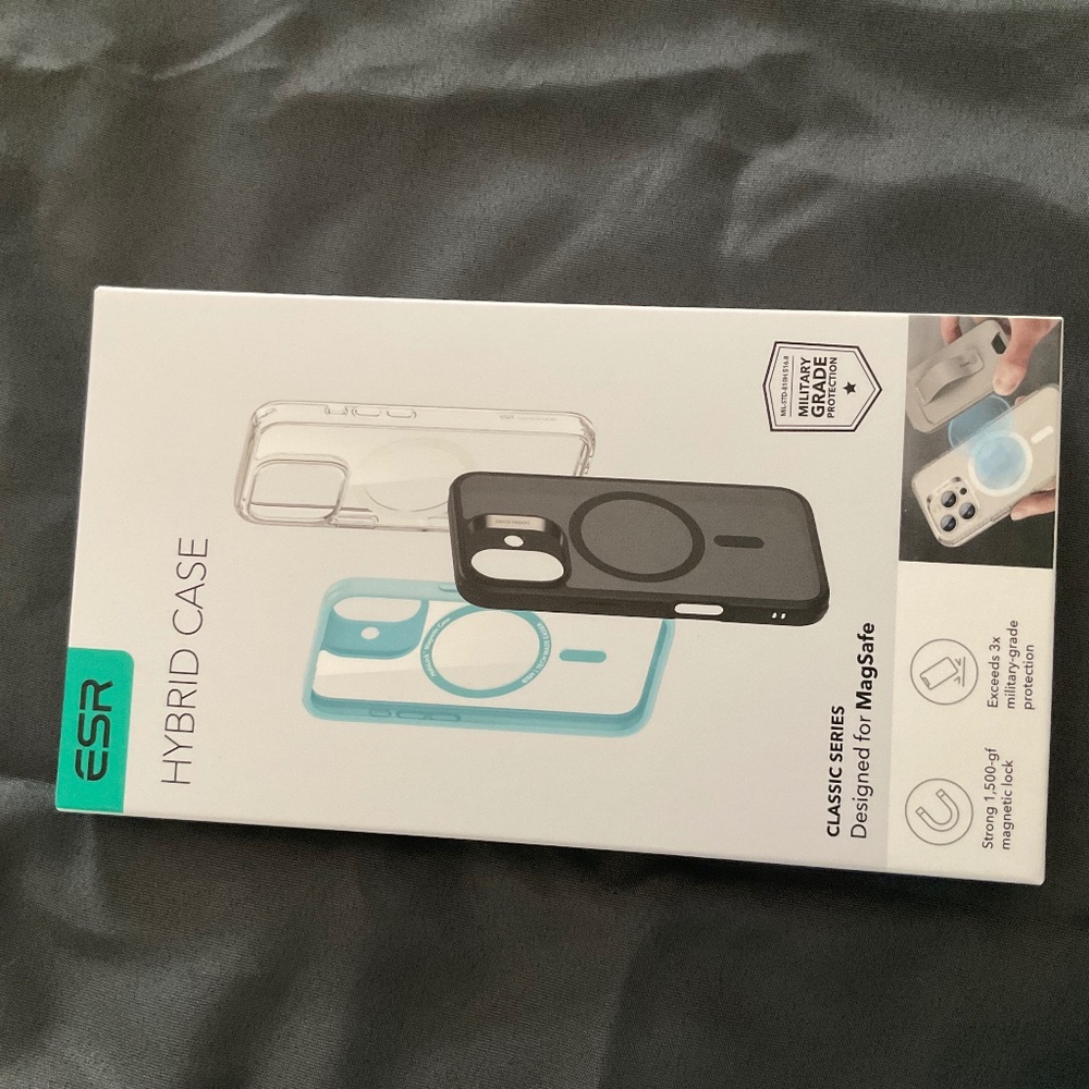 ESR Hybrid Case (Halolock) for iPhone 16 Pro Max